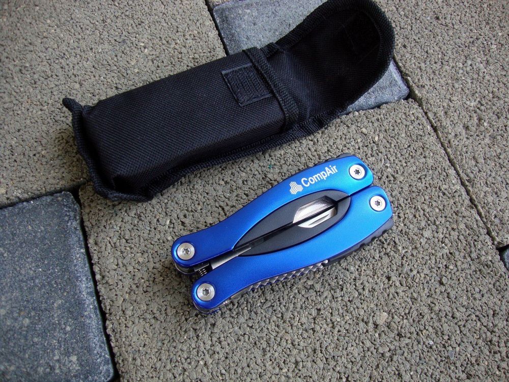 Munkees Multitool 10-in-1 Black Line - Kompaktes Taschenwerkzeug Mit Messer, Zange, Drahtschneider & Mehr