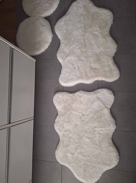 Tappeti: Fake Fur Vorleger/Teppiche cremeweiss – Usato da Schaffhausen venduto da ell_lrs7