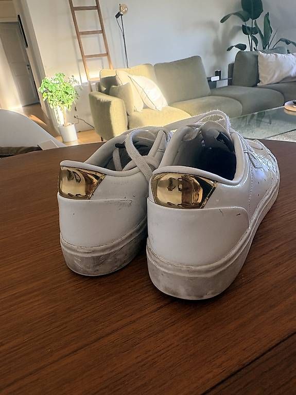 Scarpe da donna: Adidas Blanche nacrée brillantes – Usato da Chardonne venduto da any_yq5q 2