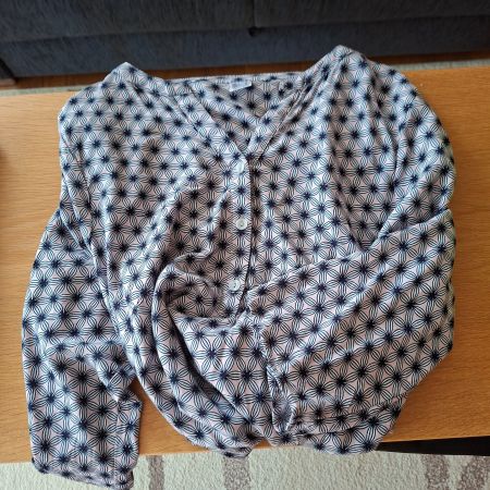 Damen Bluse mit Blumenmuster rosa schwarz guter Zustand