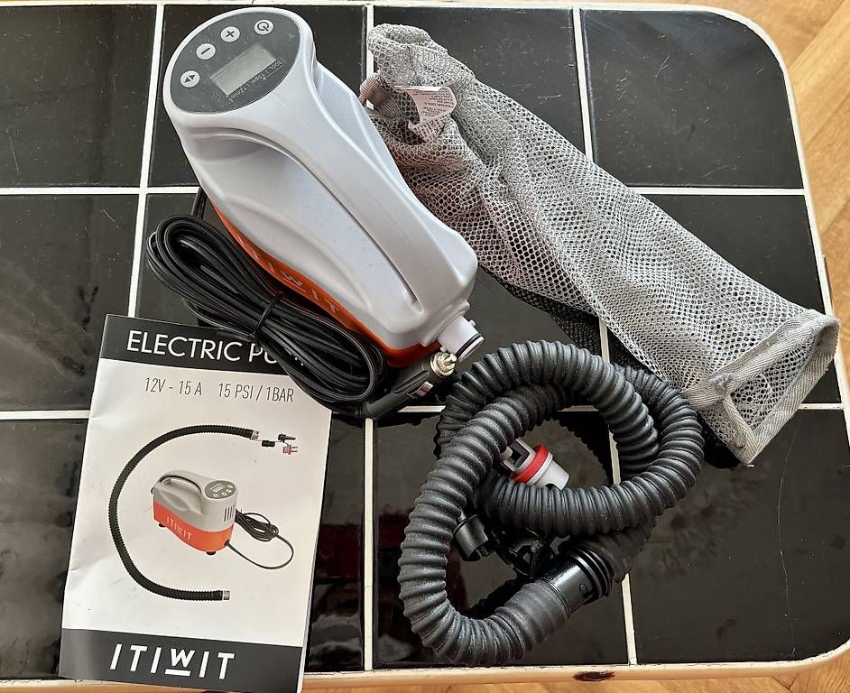 Pumpen & Teile: Pompe électrique sur allume cigare  comme neuve – Gebraucht aus Lausanne von stephnumber9