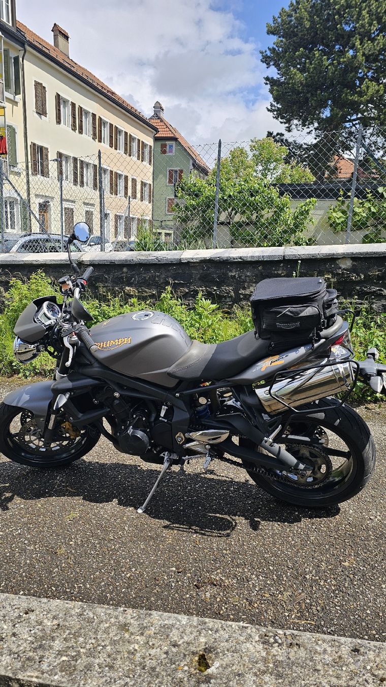 Strada: Triumph Street Triple 675 R – Usato da La Chaux-de-Fonds venduto da little_bubble 4