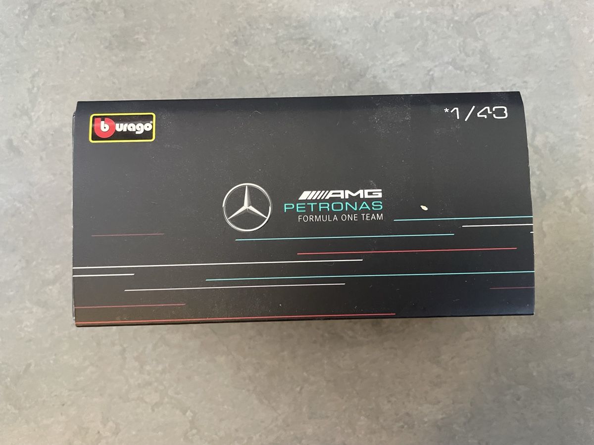 Bburago Voitures modèles: F1 Mercedes Modellautos – D'occasion à Kerns par jol_h6f8 3