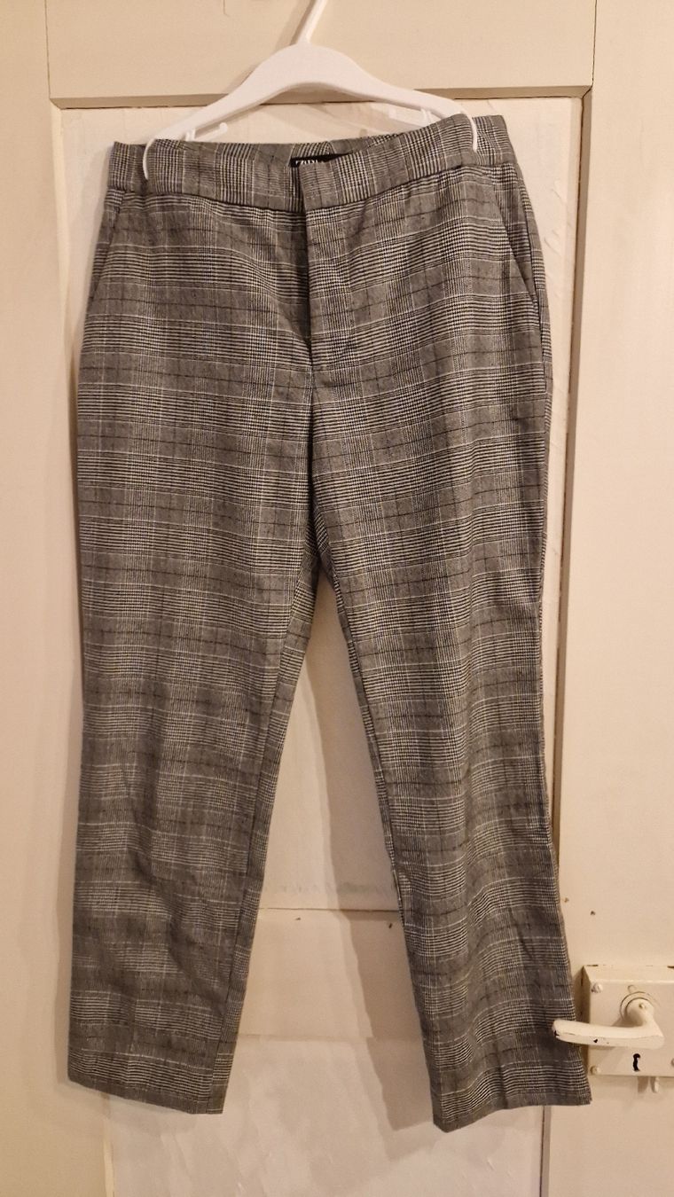 Zara Pantaloni: Zara Stoffhose Gr. 36 – Usato da Oensingen venduto da Nussikowski