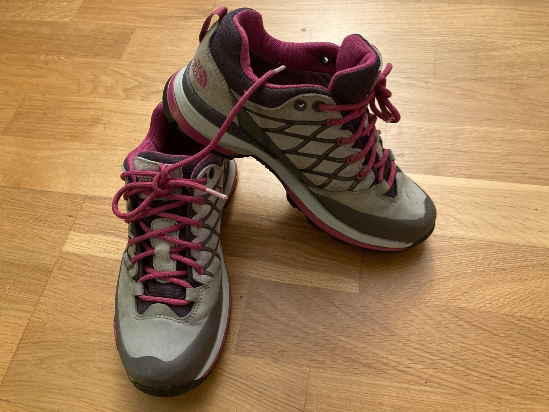 North Face Scarpe da donna: The North Face Damen Wanderschuhe 37.5 – Usato da Luzern venduto da AM2nd 1