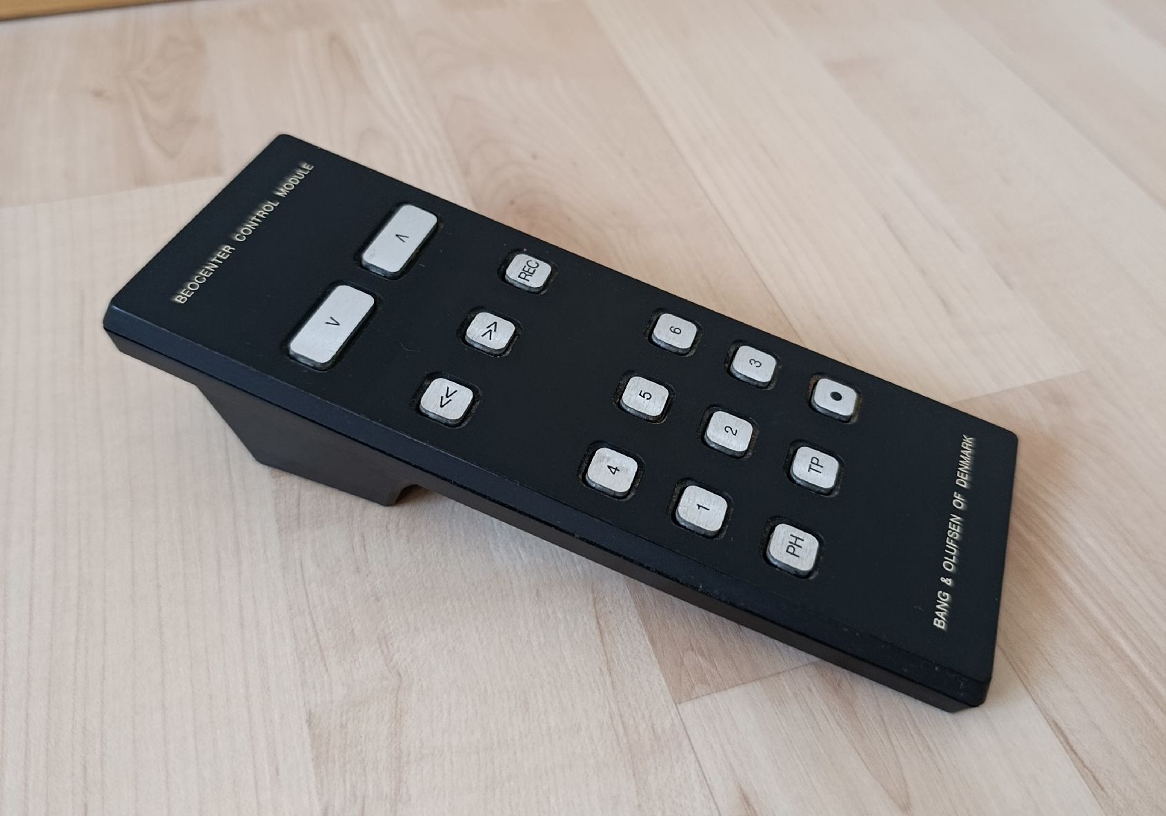 Bang & Olufsen Telecomandi: Fernbedienung Bang & Olufsen Beocenter Control ungetestet – Difettoso da Wil SG venduto da Donaldus 2