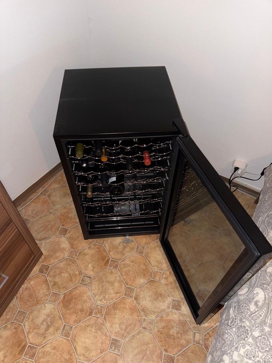Kühlschrank: Weinkühlschrank – Gebraucht aus Zürich von Joao-Neves 3