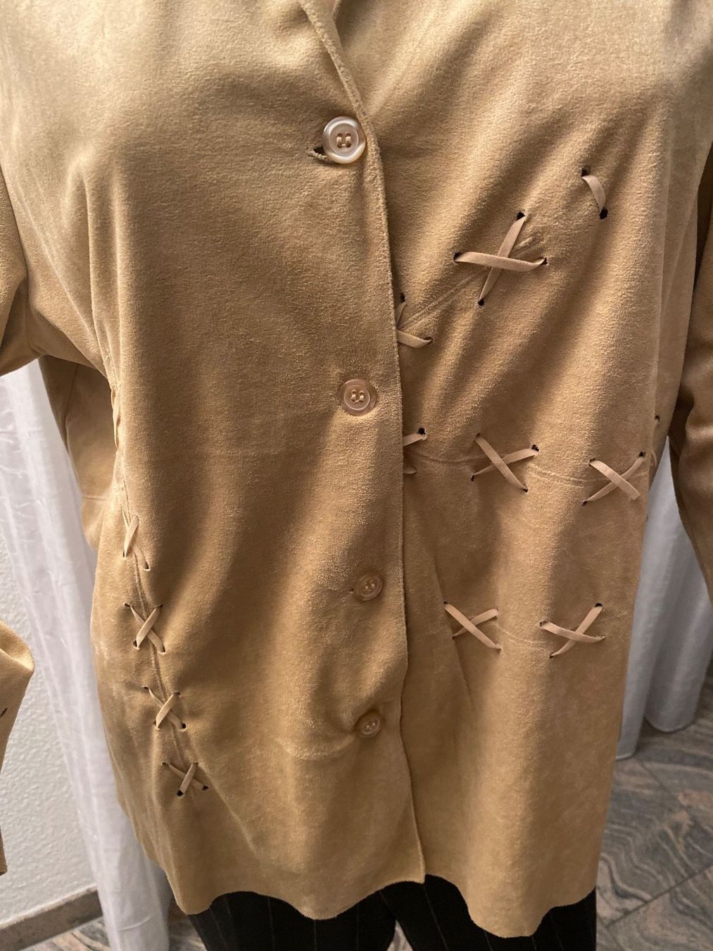 Camicette: Extravagante seltene Kunstwildleder-Bluse, beige, Gr. 46 – Usato da Winkel venduto da ferrari2022 3