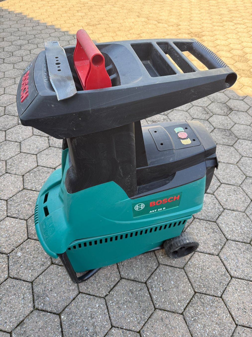 Bosch Trinciatrici: Gartenhäcksler Bosch AXT 22 D – Usato da Niederwil AG venduto da markus.peterhans