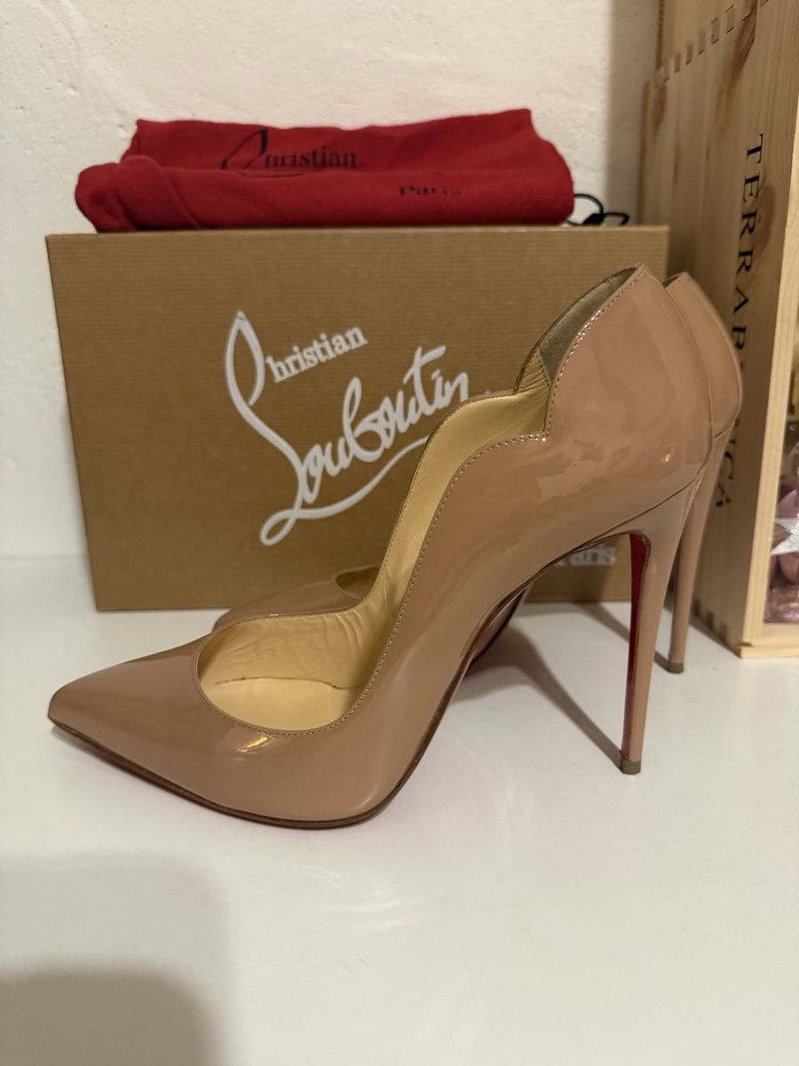 Christian Louboutin Chaussures femmes: Christian Louboutin 100mm 38 – D'occasion à Laax GR par laga03 4