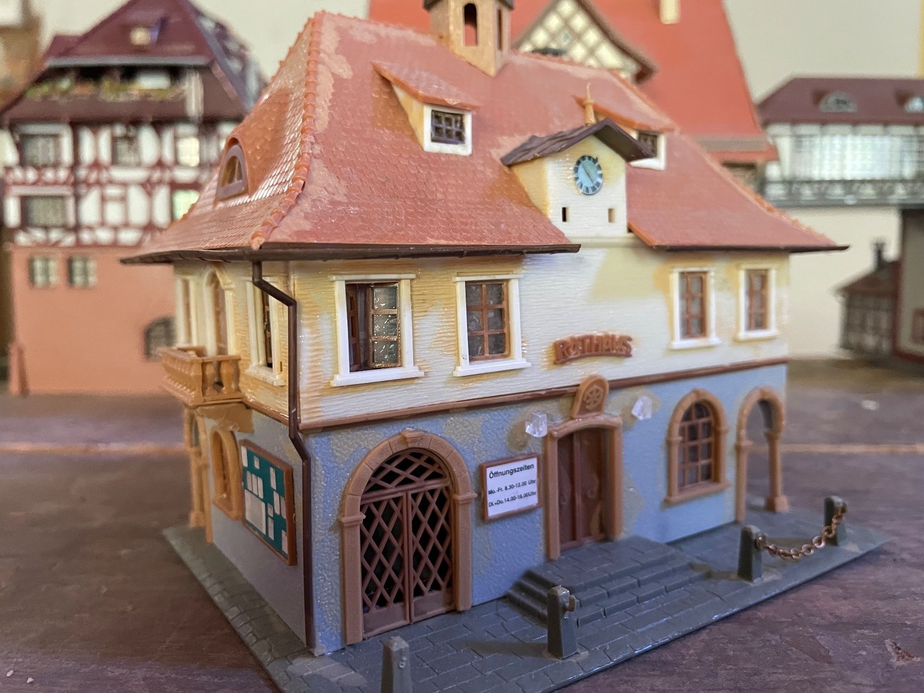 Trains électriques: Modelleisenbahn Gebäude Set, 9 Häuser – D'occasion à Gais par urbuc 6