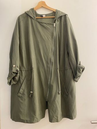 H&M Divided Jacke dünn oliv Gr. 2XL / 50 - 52