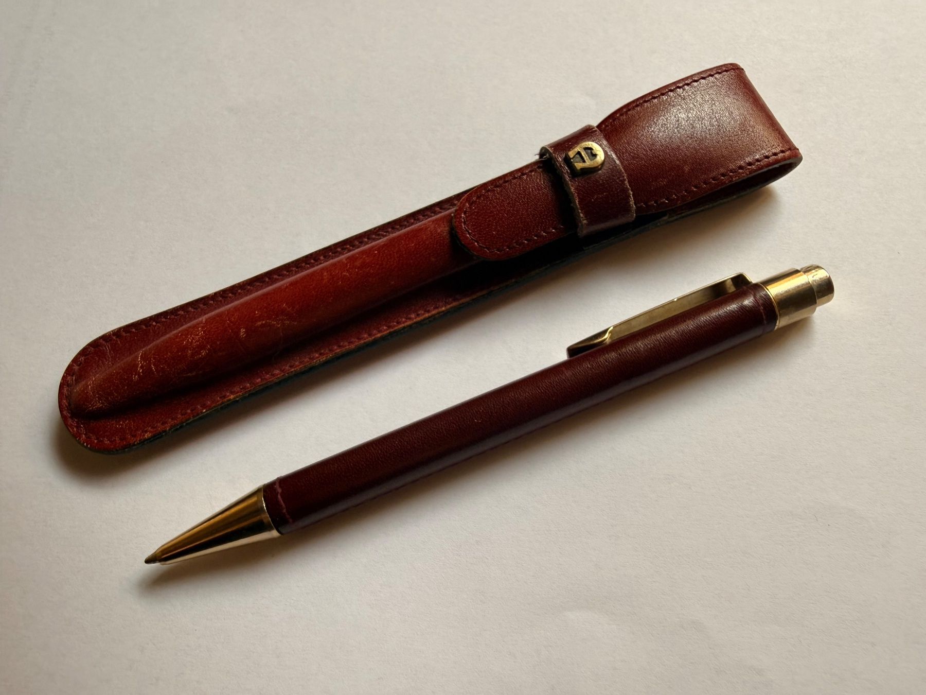 Penna & Evidenziatori: ETIENNE AIGNER KUGELSCHREIBER + LEDER ETUI – Usato da Beringen venduto da anij