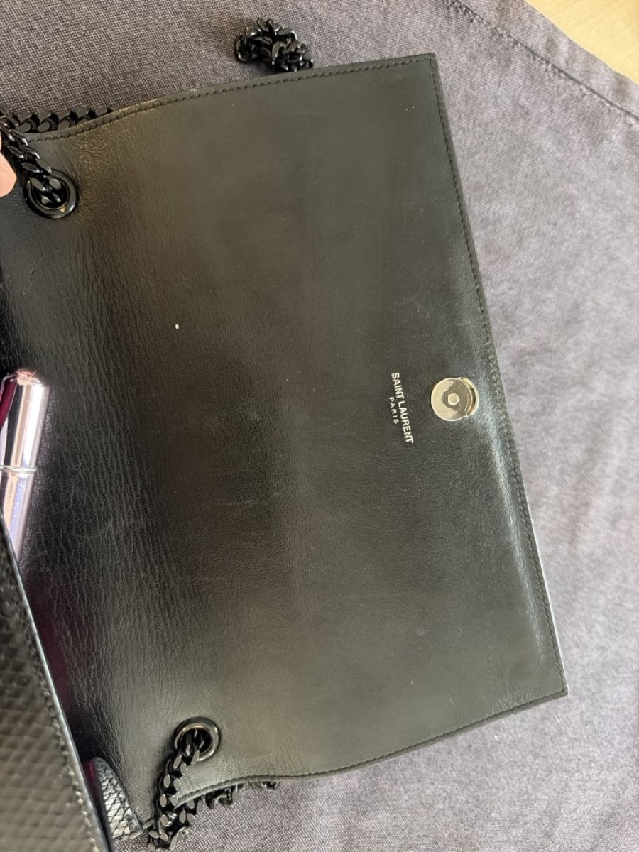 Saint Laurent Taschen für Damen: Saint Laurent Monogram Chain Bag Black Embossed Leather Good – Gebraucht aus Gebenstorf von AA2015 3