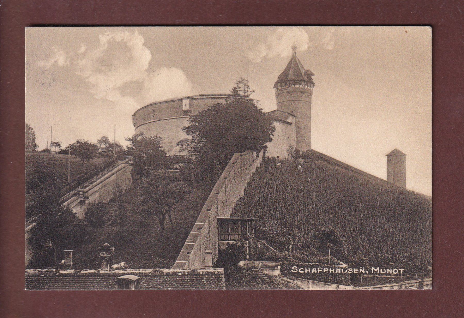 Cartoline postali: SCHAFFHAUSEN - Munot - 1910 – Usato da Pully venduto da nicecards