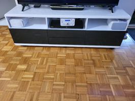 TV Unterteil weiss schwarz mit kleine Räder