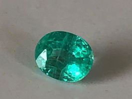 SMARAGD grün oval   0.33cts  Ural/Sibirien