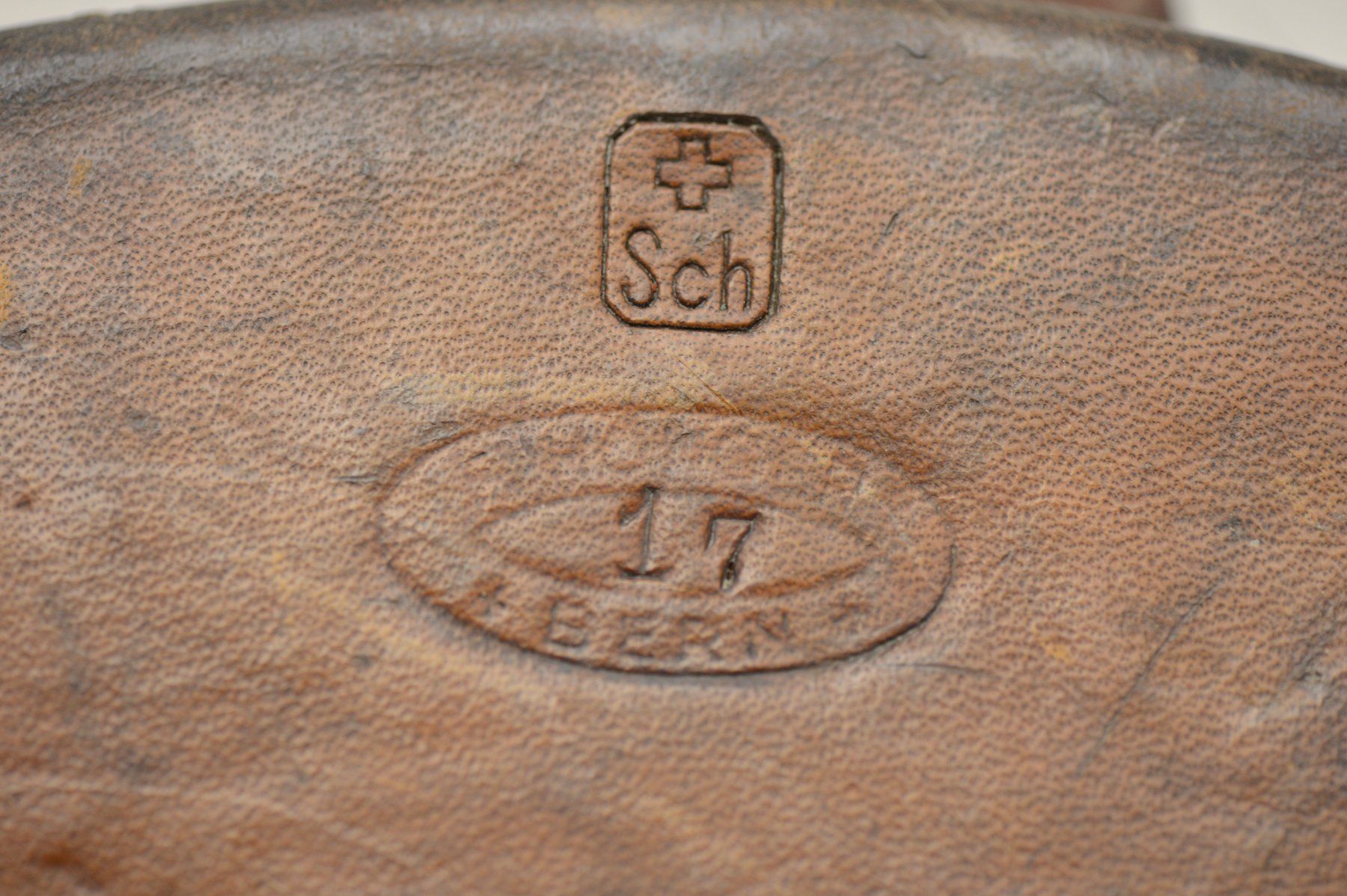Borse: Schweizer Armee Leder Feldstecher Etui – Usato da Sachseln venduto da Smatsch54 7