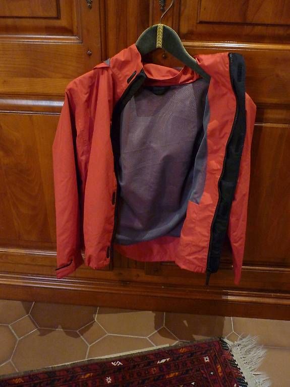 Giacche: Veste de sport – Usato da Vevey venduto da ohzut 2