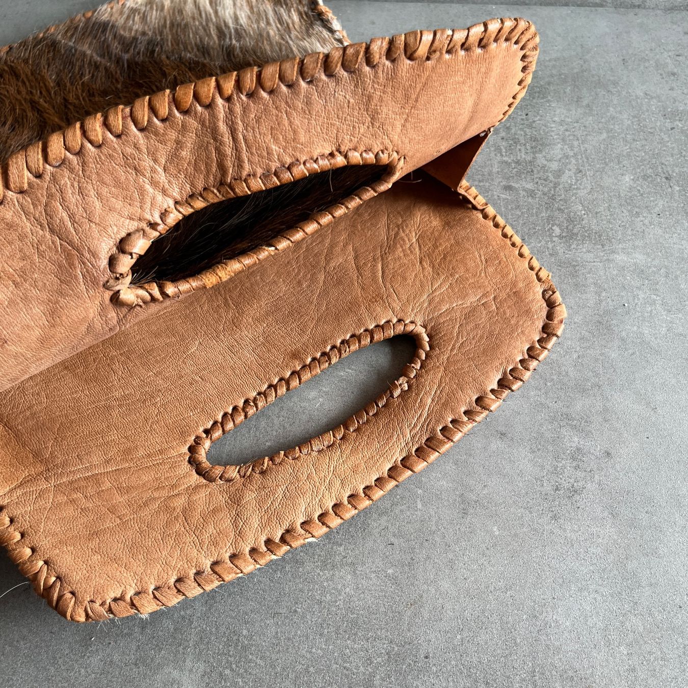 Borse: 2000s Cowhide Vintage Bag – Usato da Bern venduto da shoprestoredvintage 2