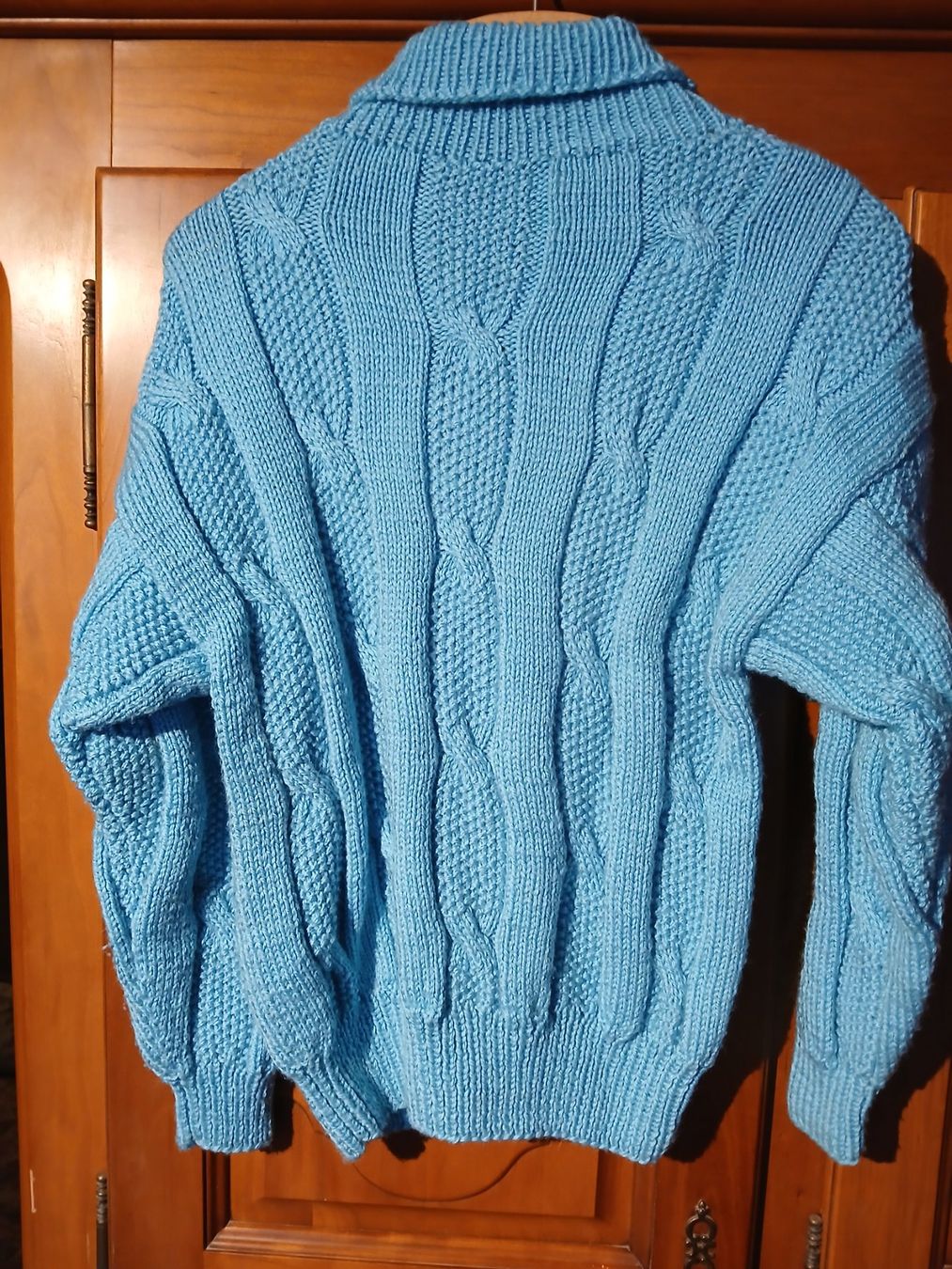 Pulls & Sweat-shirts: Wollpullover hellblau,handgestrickt – D'occasion à Boswil par Aludo 1