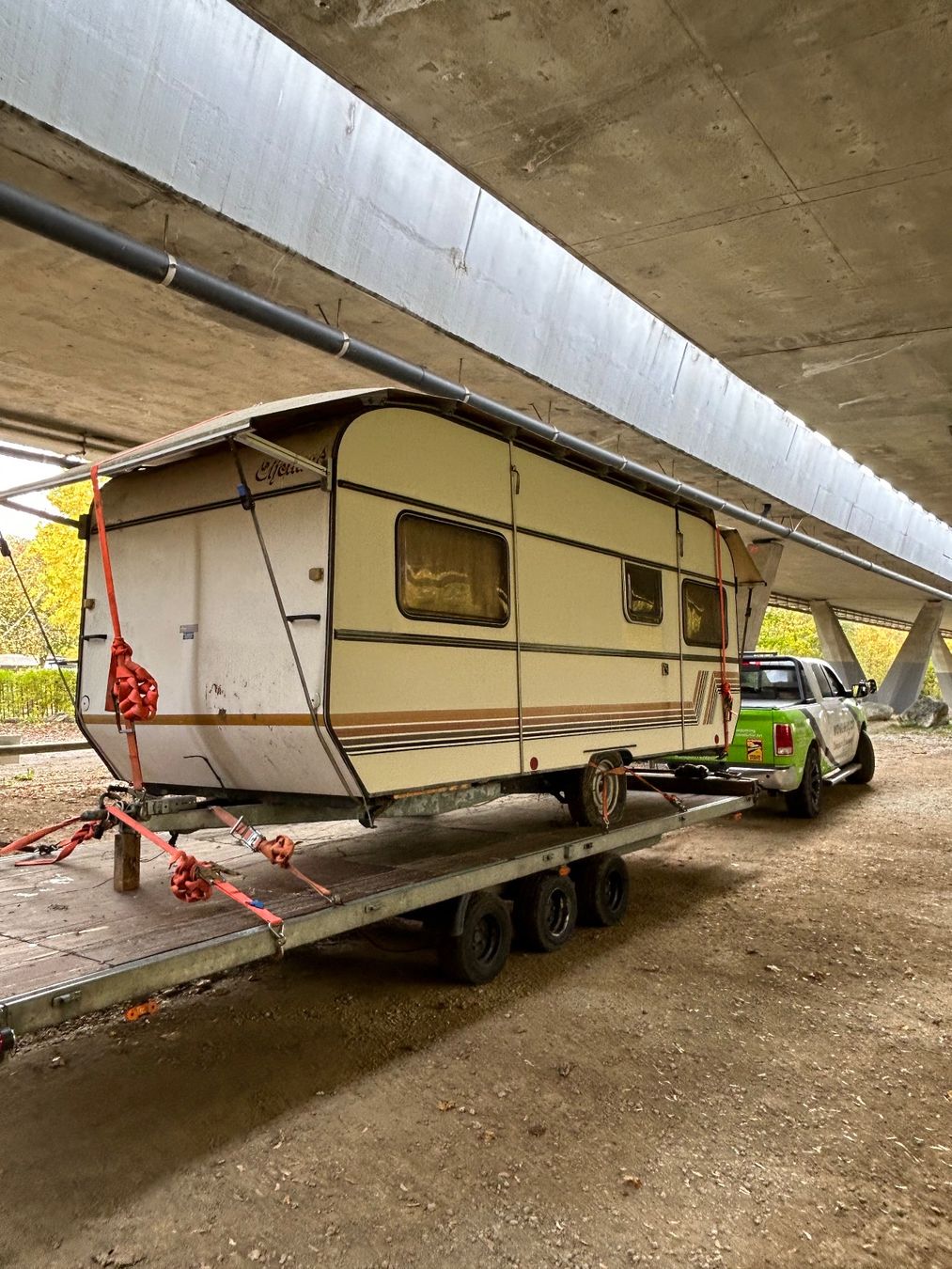 Veicoli da campeggio: Wohnwagen Transport & Entsorgung – Usato da Stettfurt venduto da wowaweg