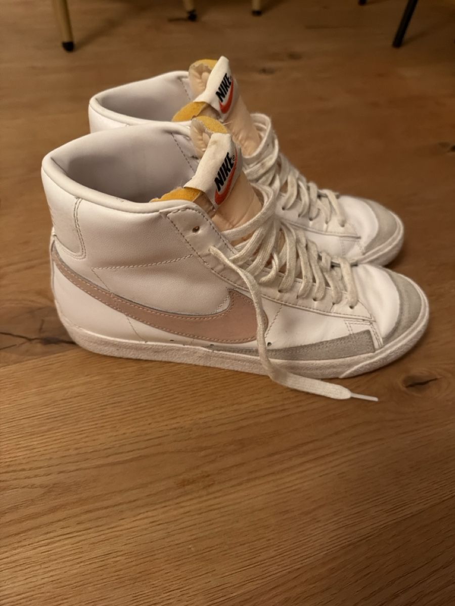 Nike Scarpe da donna: Schuhe Nike – Usato da Davos Platz venduto da boom62