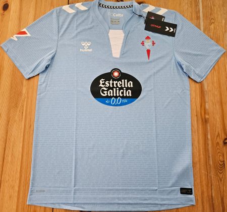 Celta Vigo Trikot Hummel NEU Grösse M Spanien Fussball