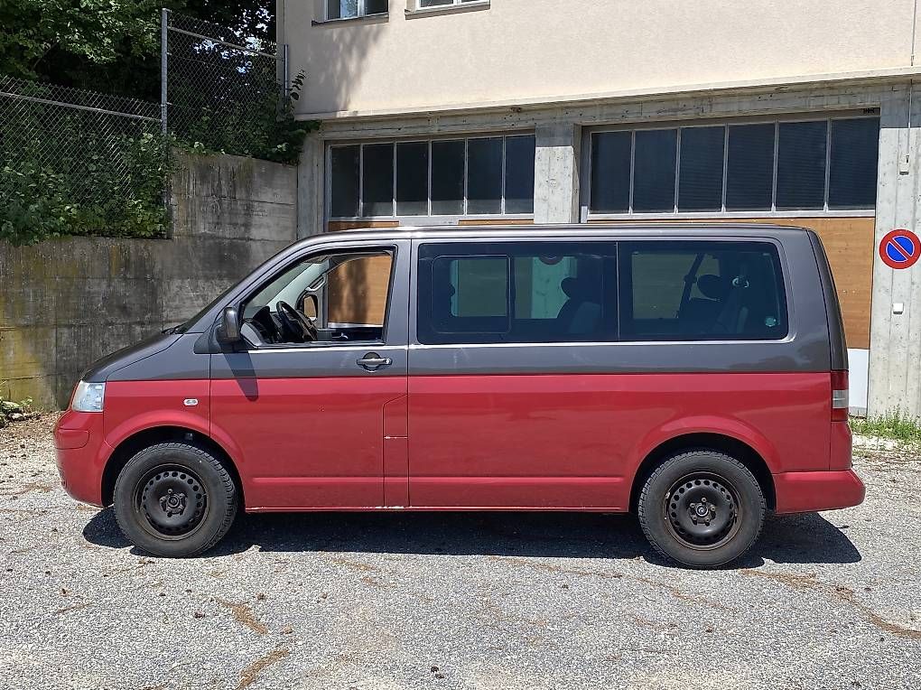 VW Automobili: VW T5 Caravelle BICOLOR 2.5 TDI – Usato da Oftringen venduto da Boxerbravo 2
