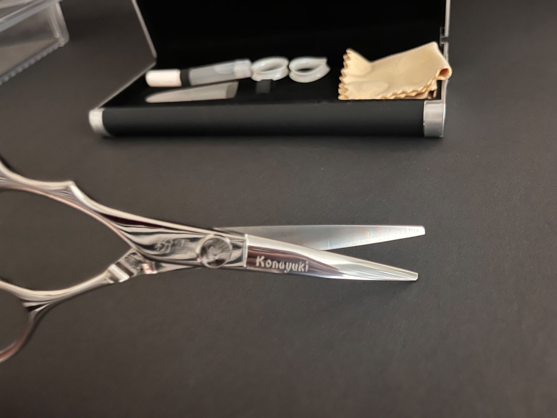 Tutti gli attrezzi: Profi Coiffure Konayuki Linkshand  NYL 55 Profischere Neu – Nuovo (secondo la descrizione) da Uster venduto da colmo 2