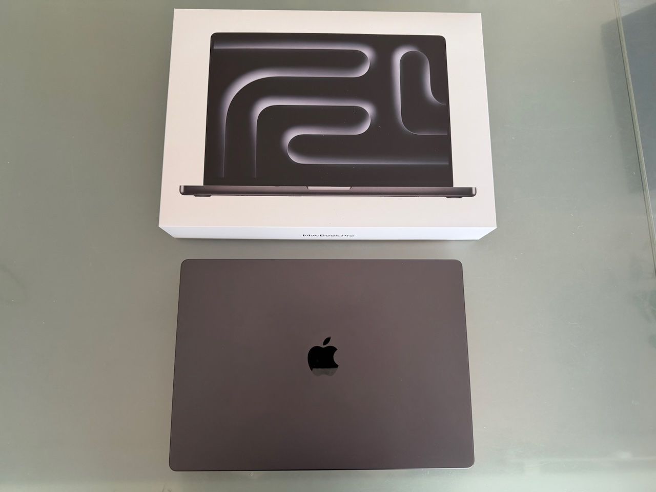 Apple Portables: Mac Book Pro 16", M5 Max 18-Core CPU, 36GB RAM, 2TB HD, 2026 – Neuf (Voir description) à Niederscherli par mein_bern 1