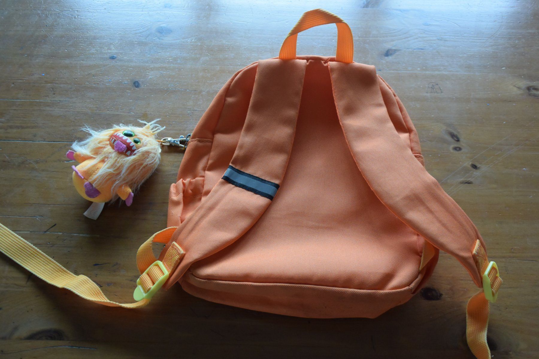 Borse & Zaini: Oranger Kinderrucksack (Krippe, KiGa, etc. mit einem Monster – Usato da Densbüren venduto da TutaLarsen 6