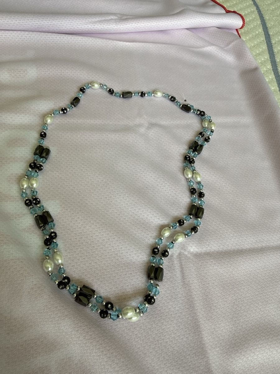 Catenine: Schöne Kette mit Perlen und kleinen Magneten – Usato da Biel-Benken BL venduto da Dissae 2