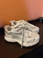 Kinder Turnschuhe weiss Grösse 27 ZARA wie neu