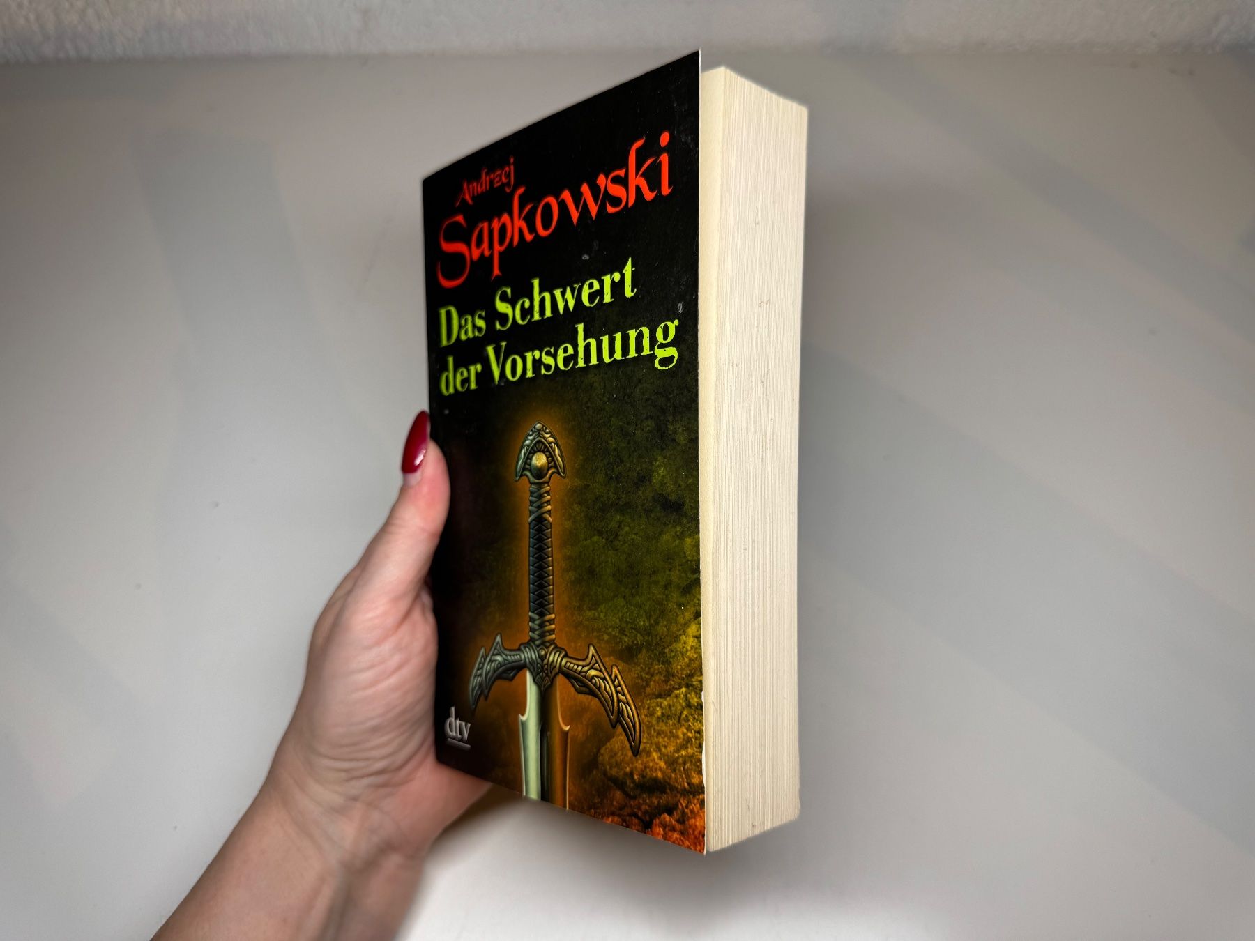 Libri: ROMAN: Andrzej Sapkowski, Das Schwerft der Vorsehung – Usato da Grosswangen venduto da Deutsche_Romane 1