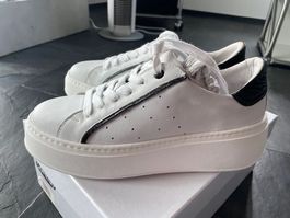 Weisse LEDERSNEAKER, Grösse 37, NP: 119.-- !