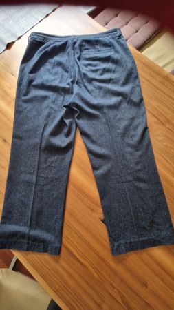 Moderne "S.Oliver" Jeans Gr.44, d'lblau, s.g.Zustand