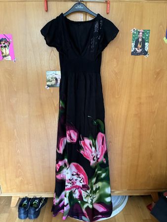 Desigual Kleid schwarz Blumenprint Grösse 36 guter Zustand