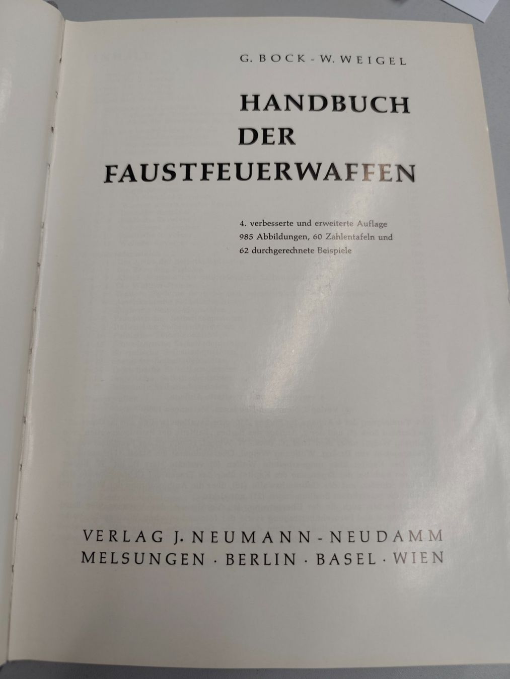 Libri: Buch Faustfeuerwaffen G. Bock-W. Weigel – Usato da Goldswil b. Interlaken venduto da troedlermarkt-goldsw 1