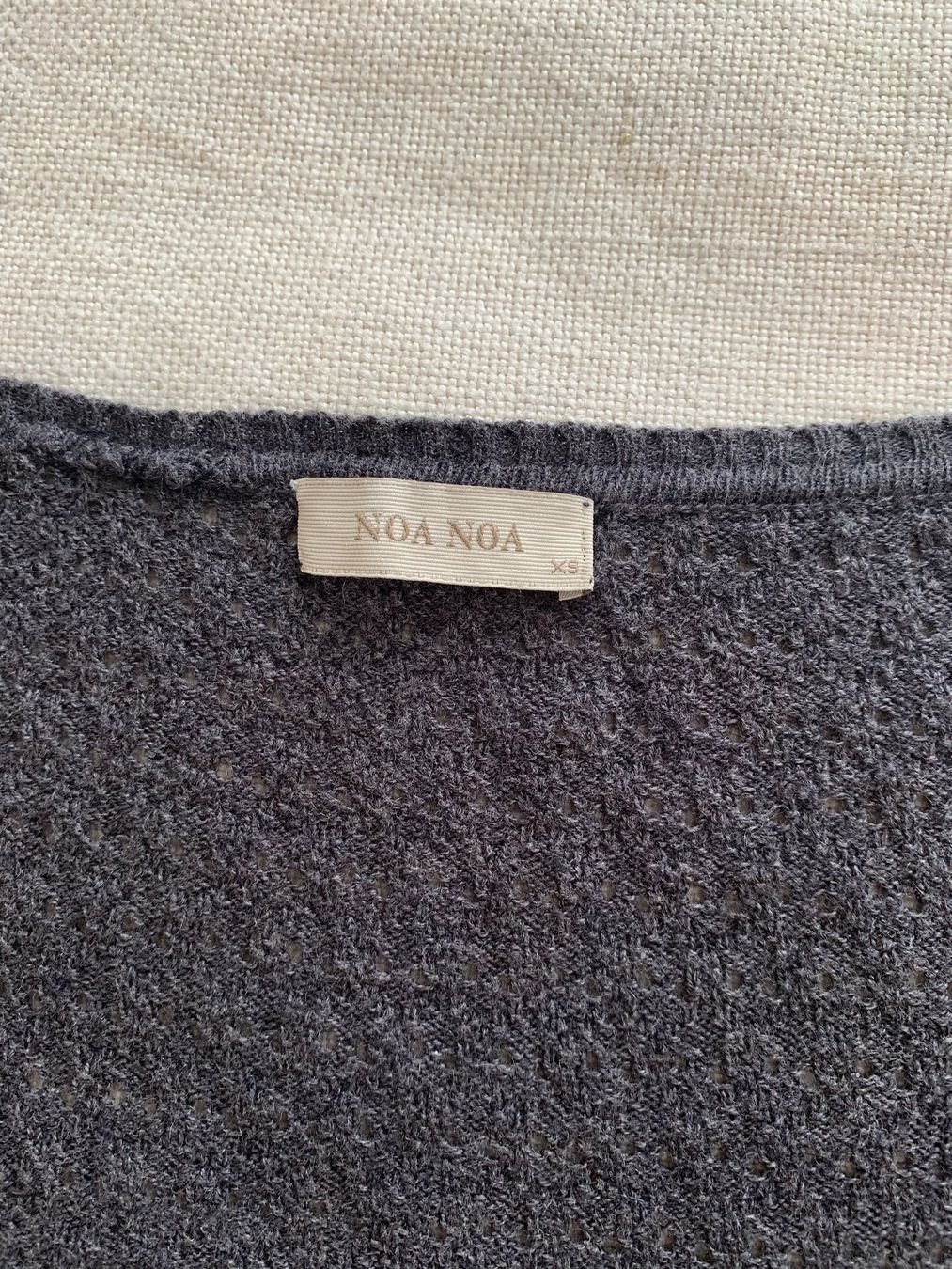T-shirt: Noa Noa Strick Shirt grau Gr. XS – Usato da Thun venduto da Crown7 5
