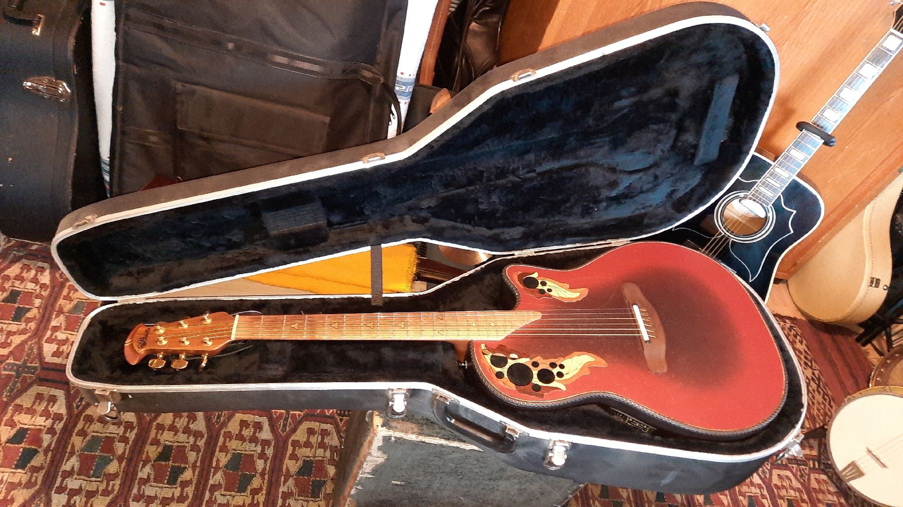 Musikinstrumente: ADAMAS OVATION – Gebraucht aus Mairengo von gippo 1