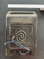 Antiker Briefkasten aus Metall