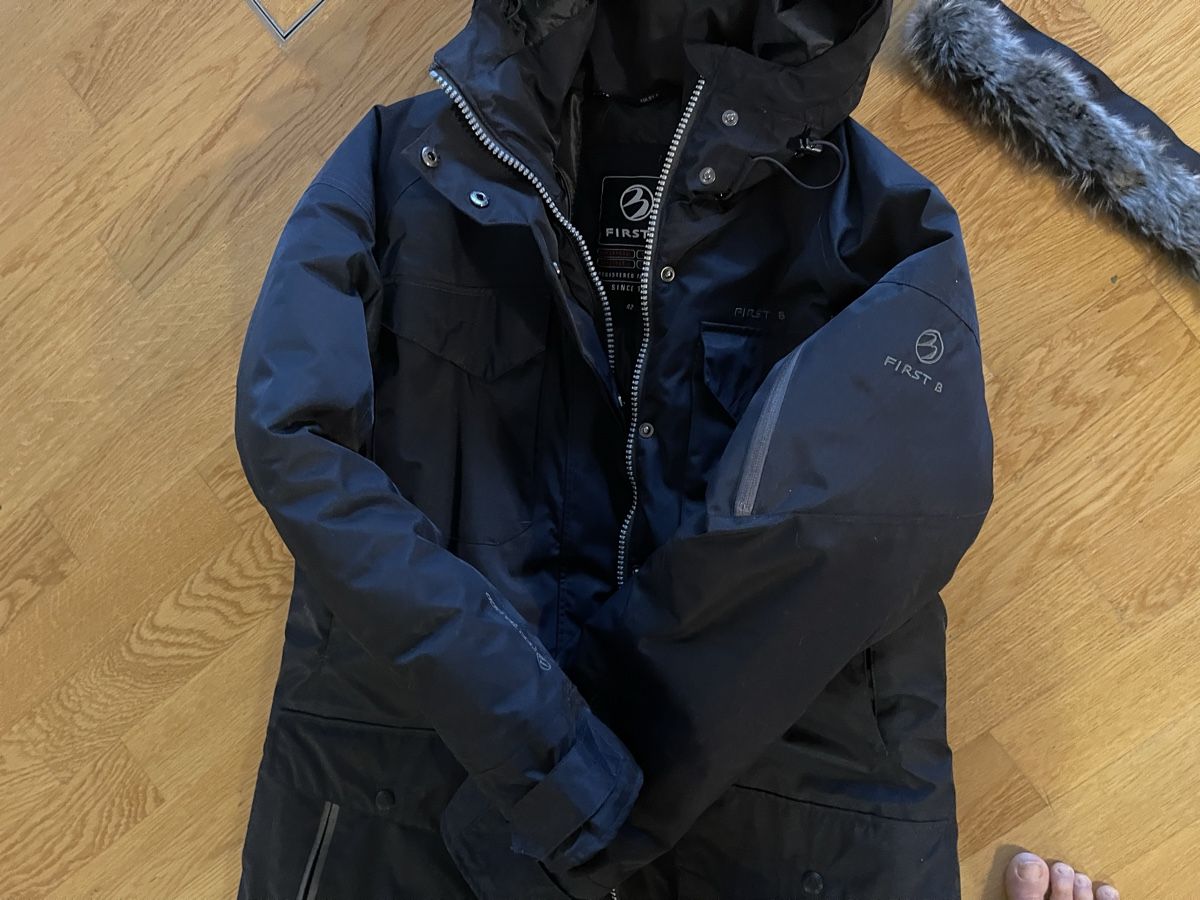 Giacche: Jacke Winterjacke First B Grösse 42 EU – Usato da Rüschlikon venduto da Lajniii 3