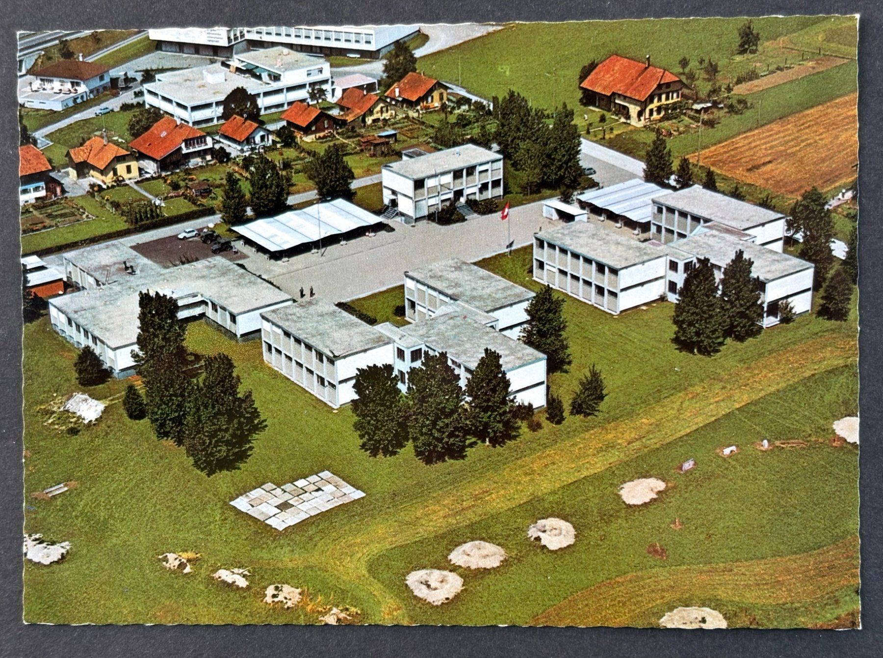 Cartoline postali: ANSICHTSKARTE  SCHWEIZER ARMEE KASERNE 3322 SAND-SCHÖNBÜHL – Usato da Ostermundigen venduto da crazy-horse-1840