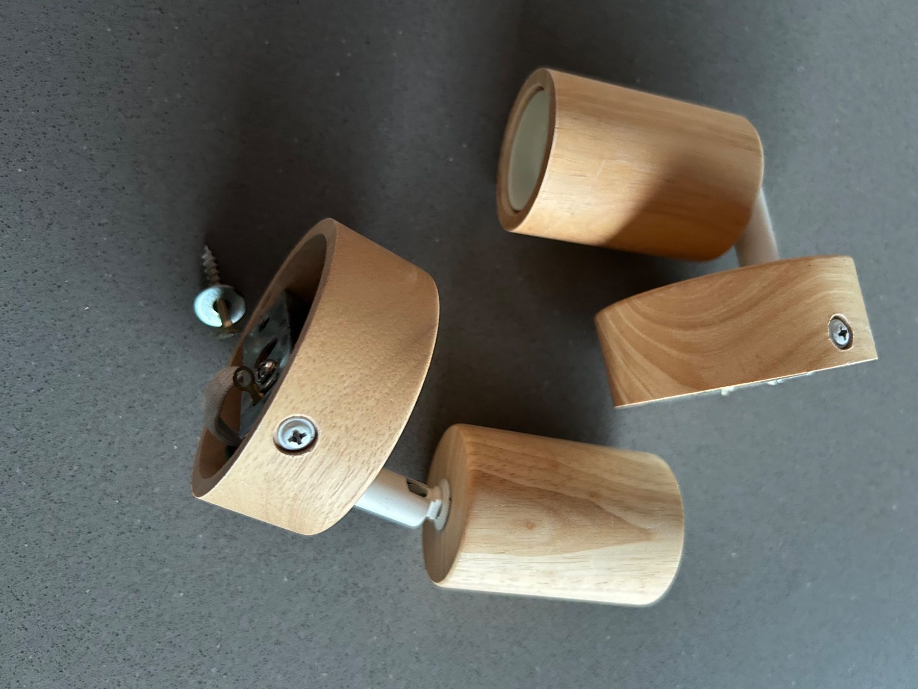 Lampade: 2 appliques bois – Usato da Delémont venduto da nounvince 2