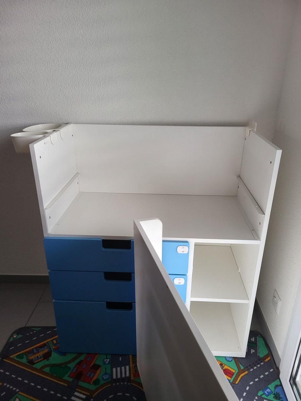 Ikea Wickeltisch & Zubehör: Wickeltisch/Schreibtisch von Ikea – Gebraucht aus Boswil von i12i 5
