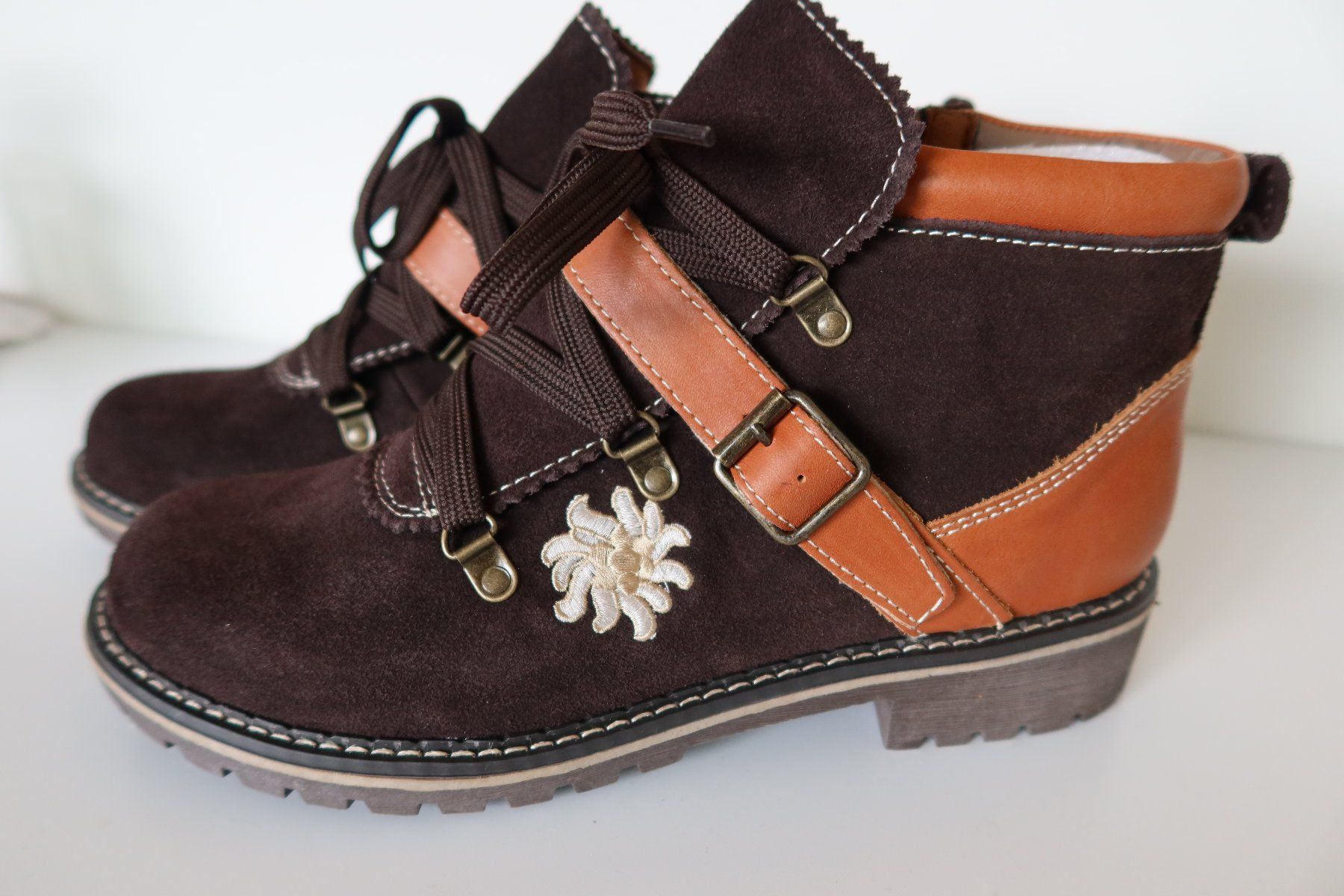 Scarpe da donna: Wanderschuhe Grösse 42 von "Hirschkogel", LEDER - NEU – Nuovo e nell'imballaggio originale da Zürich venduto da Piki7