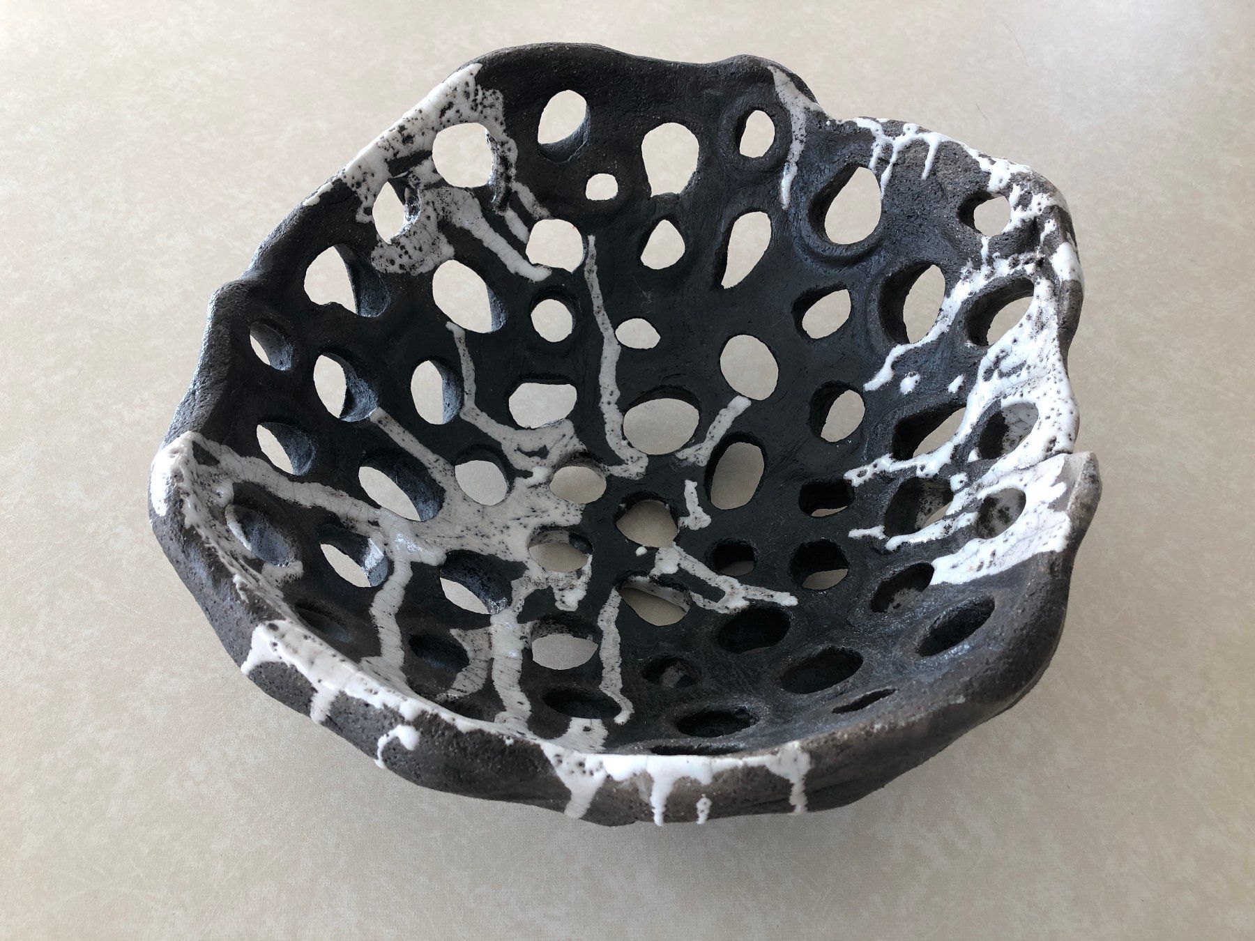 Schalen: Schale aus Keramik-Raku, Durchmesser 30 cm – Neu (gemäss Beschreibung) aus Balzers von Bastlerherz 1