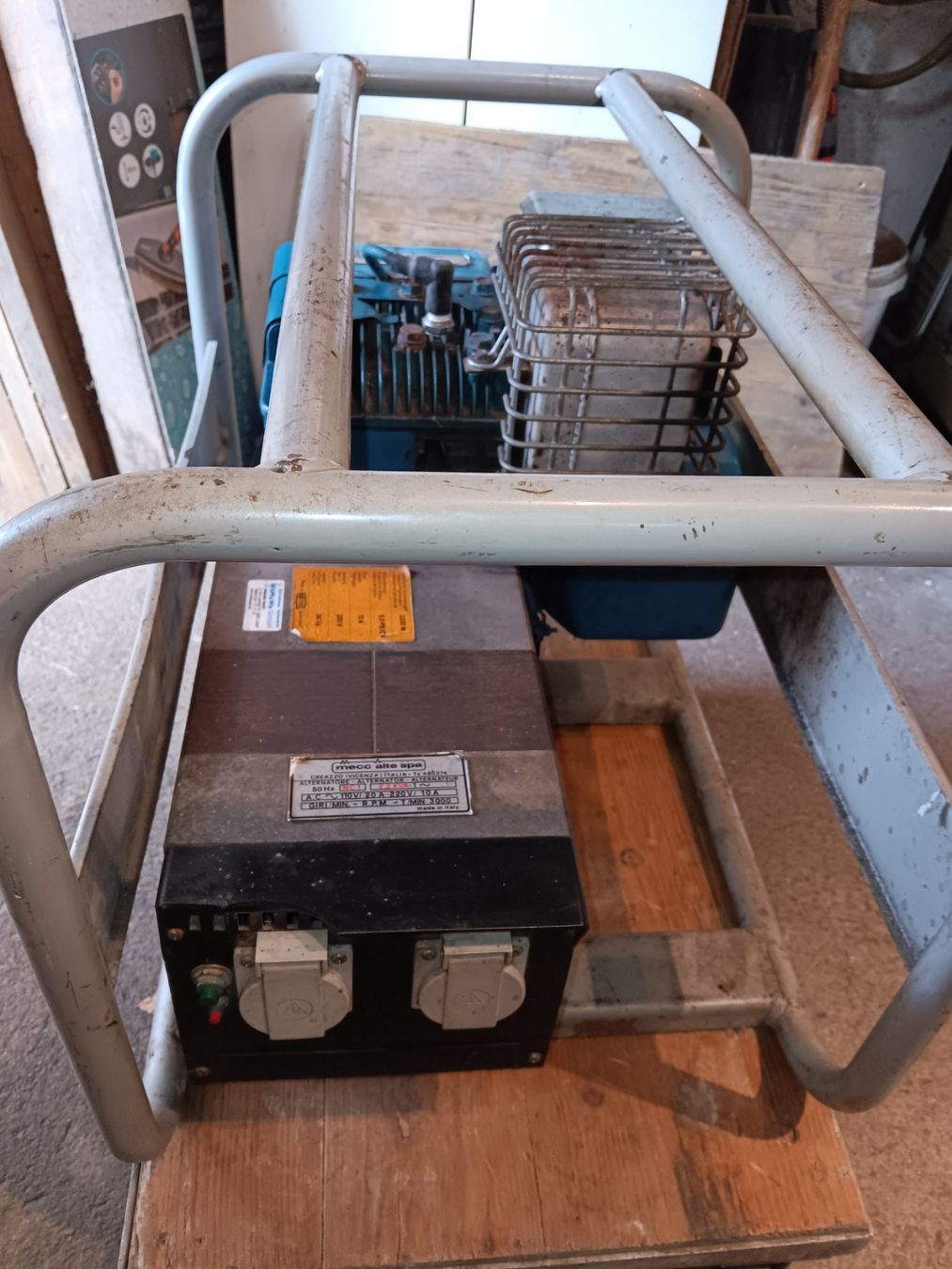 Generatori di corrente: Notstromgenerator KISTOOL 2200W – Usato da Dietikon venduto da Sauber64 1