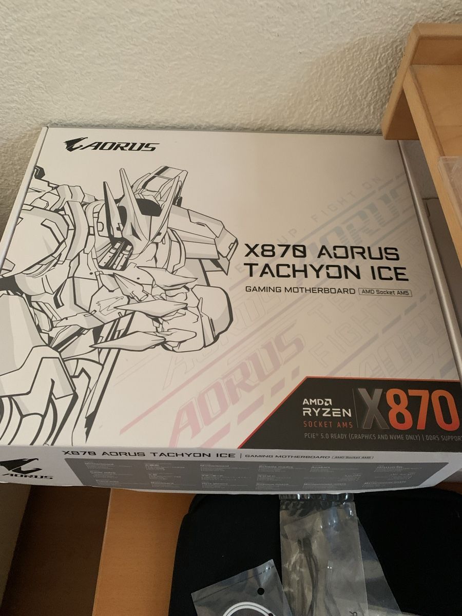 Gigabyte Schede madri: Gigabyte X870 AORUS TACHYON ICE – Usato da Hochfelden venduto da Kinga69